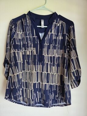 Perseption Navy and Cream Abstract Print Blouse Size Petite Medium